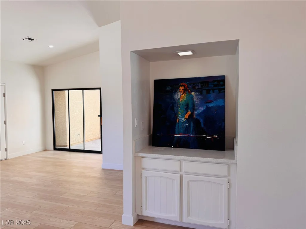 1996 Heritage Oaks, Las Vegas, NV 89119