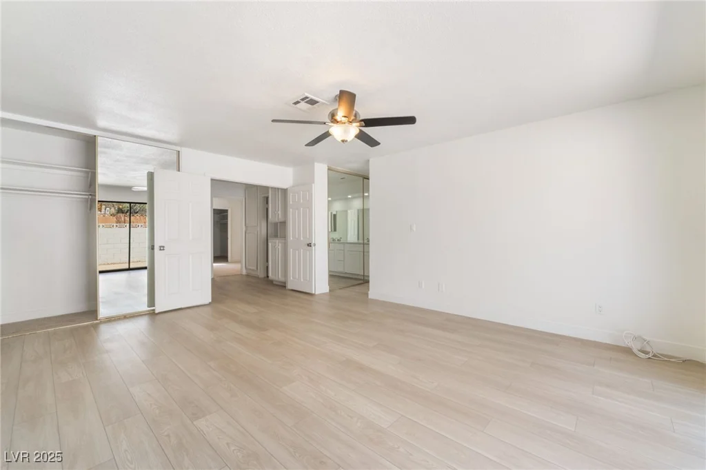 1996 Heritage Oaks, Las Vegas, NV 89119