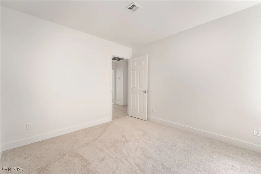 1996 Heritage Oaks, Las Vegas, NV 89119