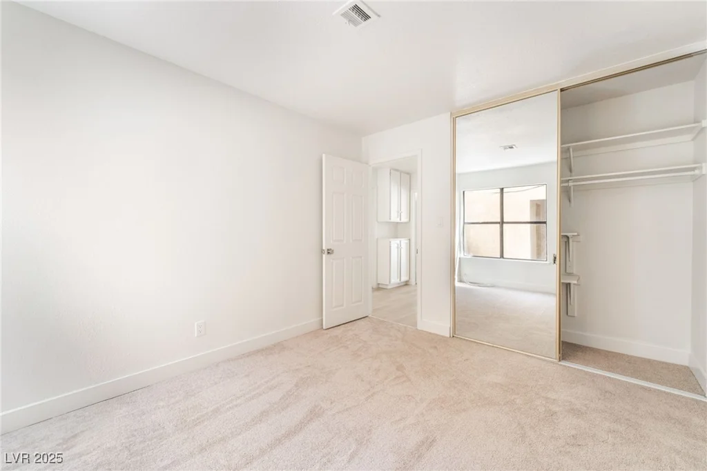 1996 Heritage Oaks, Las Vegas, NV 89119