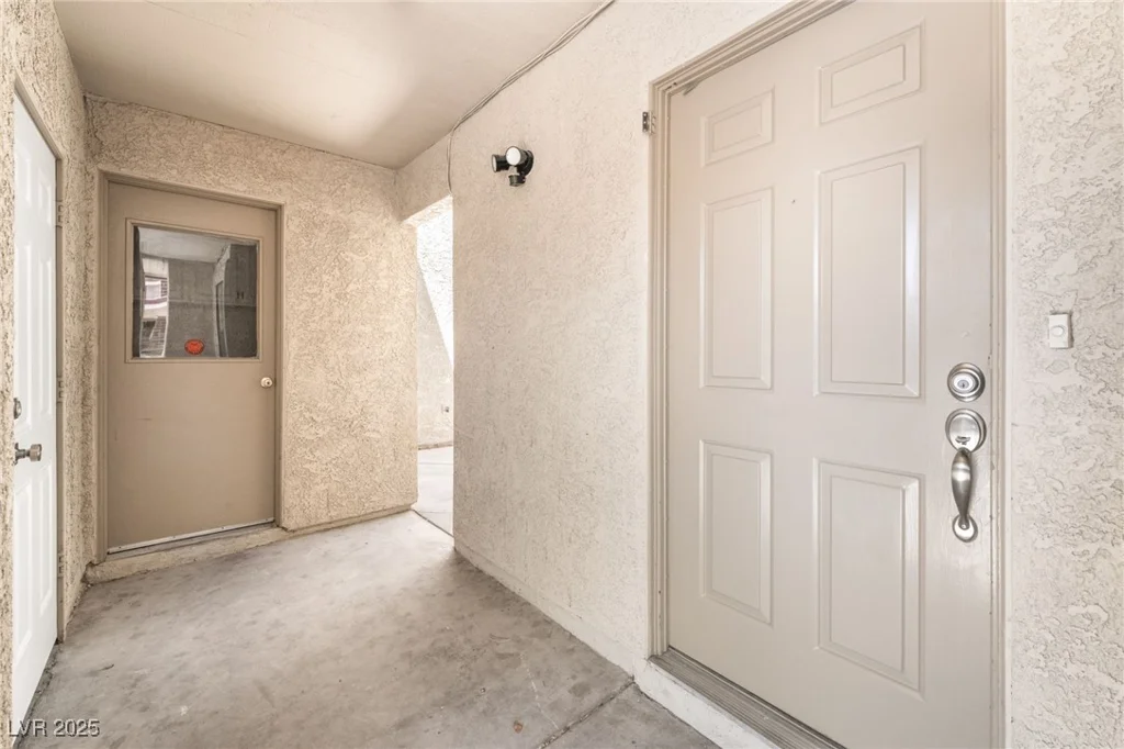 1996 Heritage Oaks, Las Vegas, NV 89119