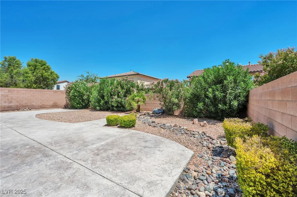 6440 Giant Oak, North Las Vegas, NV 89084