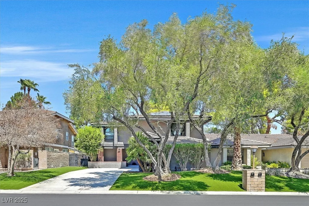 1024 Pinehurst, Las Vegas, NV 89109