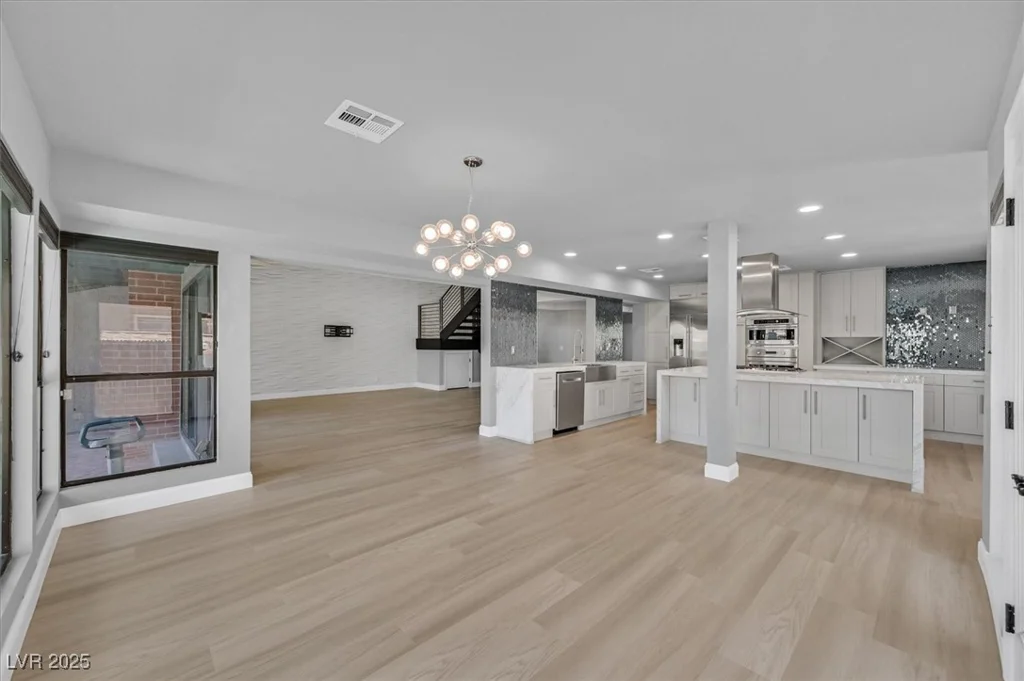 1024 Pinehurst, Las Vegas, NV 89109