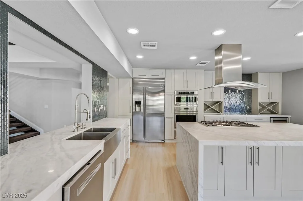1024 Pinehurst, Las Vegas, NV 89109