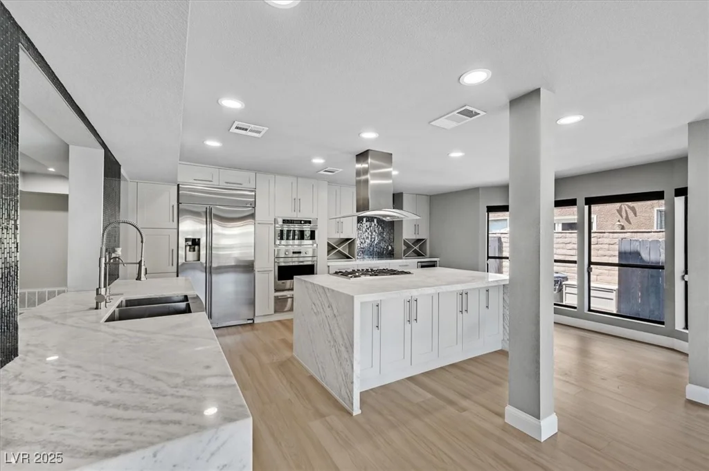 1024 Pinehurst, Las Vegas, NV 89109