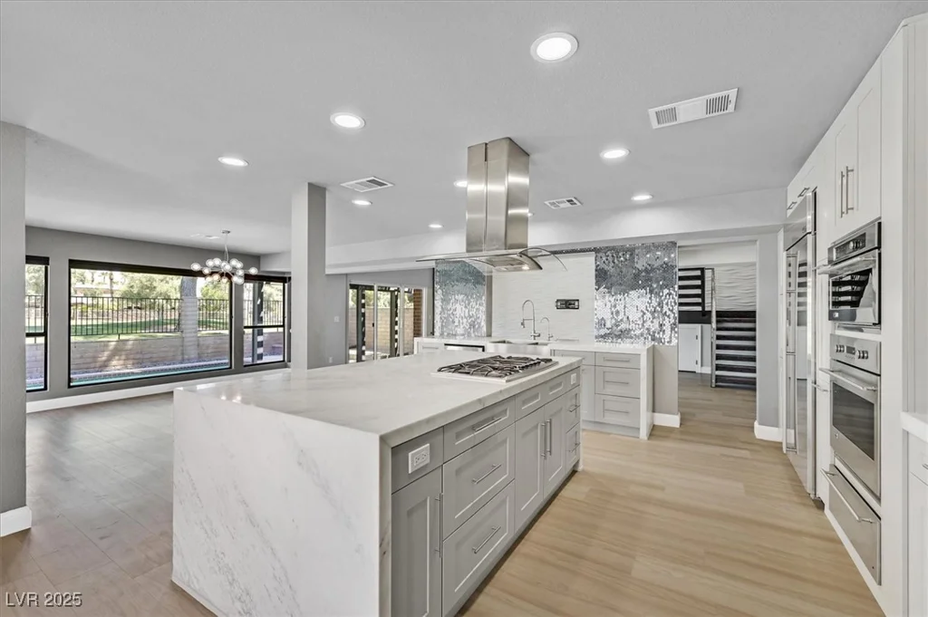 1024 Pinehurst, Las Vegas, NV 89109