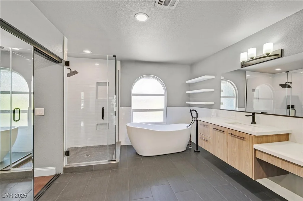 1024 Pinehurst, Las Vegas, NV 89109