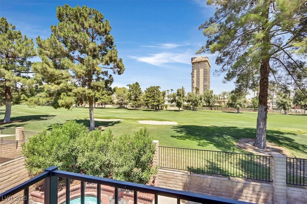 1024 Pinehurst, Las Vegas, NV 89109