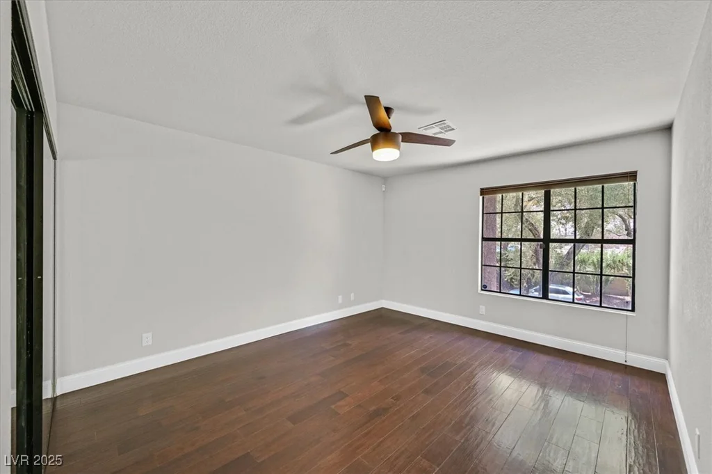 1024 Pinehurst, Las Vegas, NV 89109