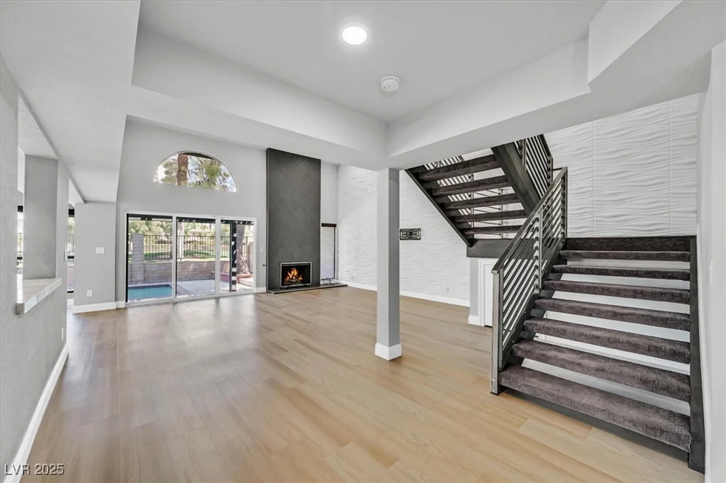 1024 Pinehurst, Las Vegas, NV 89109