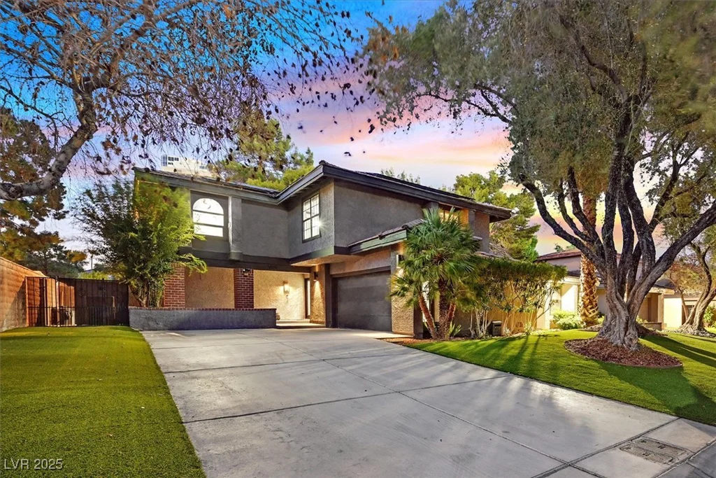 1024 Pinehurst, Las Vegas, NV 89109