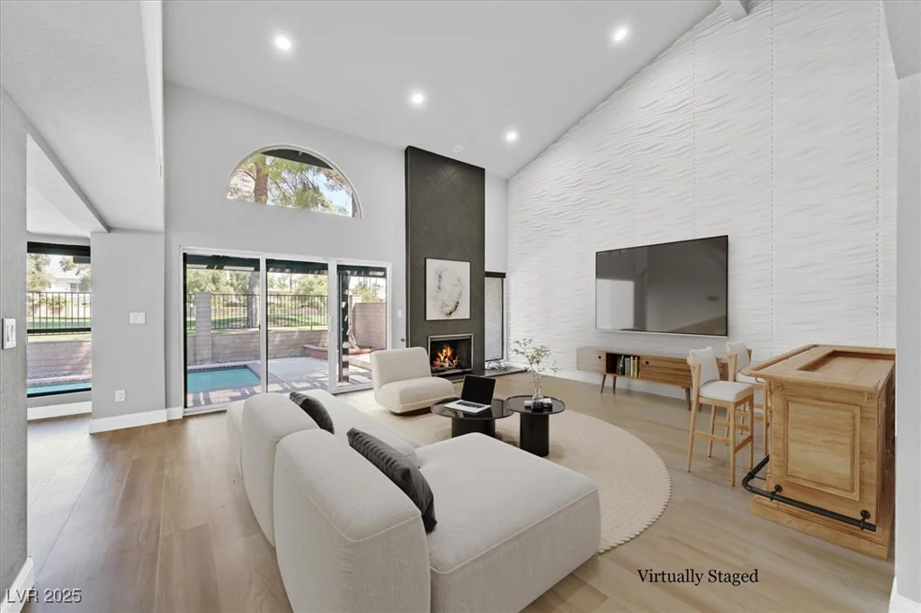 1024 Pinehurst, Las Vegas, NV 89109