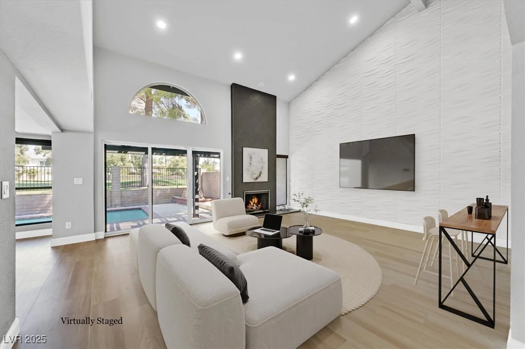 1024 Pinehurst, Las Vegas, NV 89109