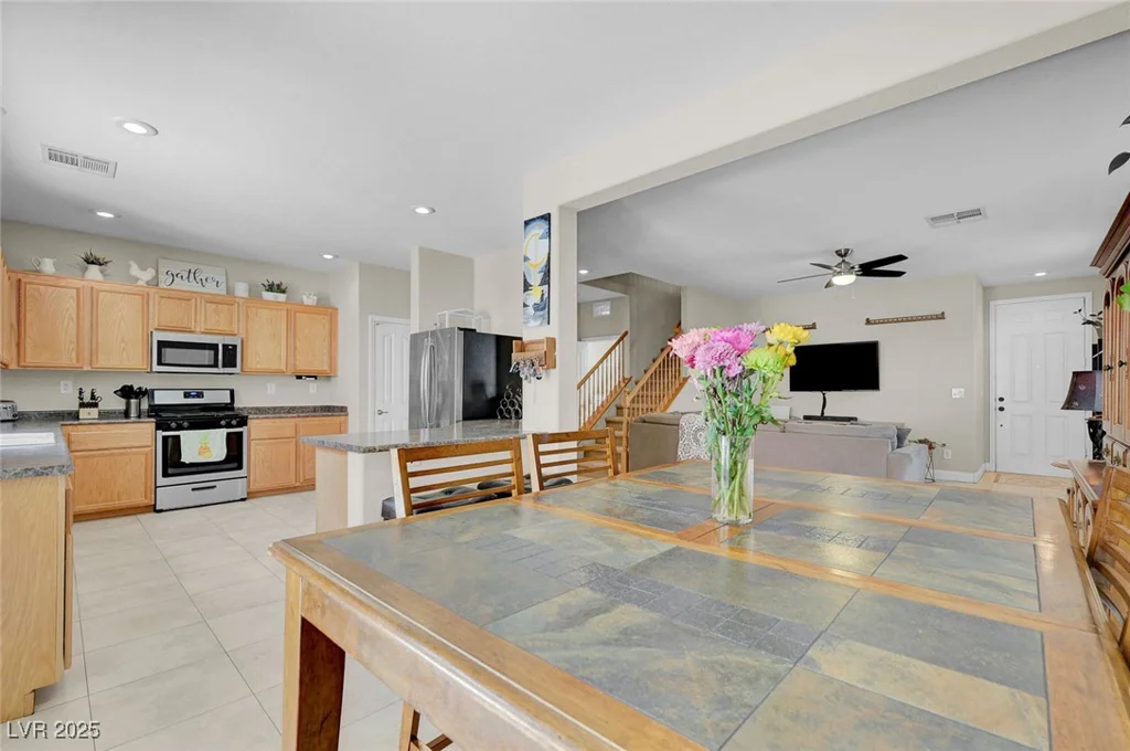 9346 Shawnee Mission, Las Vegas, NV 89178