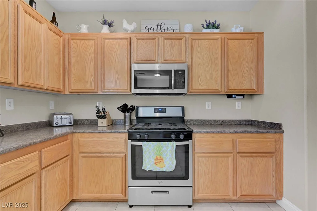 9346 Shawnee Mission, Las Vegas, NV 89178