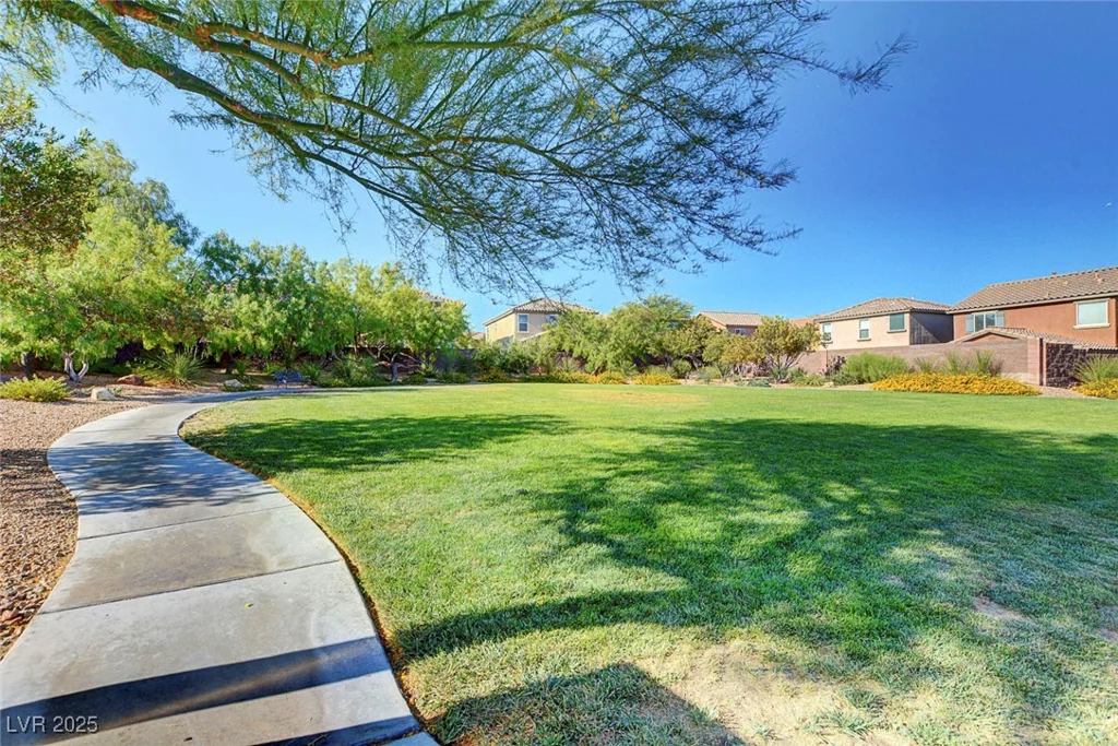 9346 Shawnee Mission, Las Vegas, NV 89178