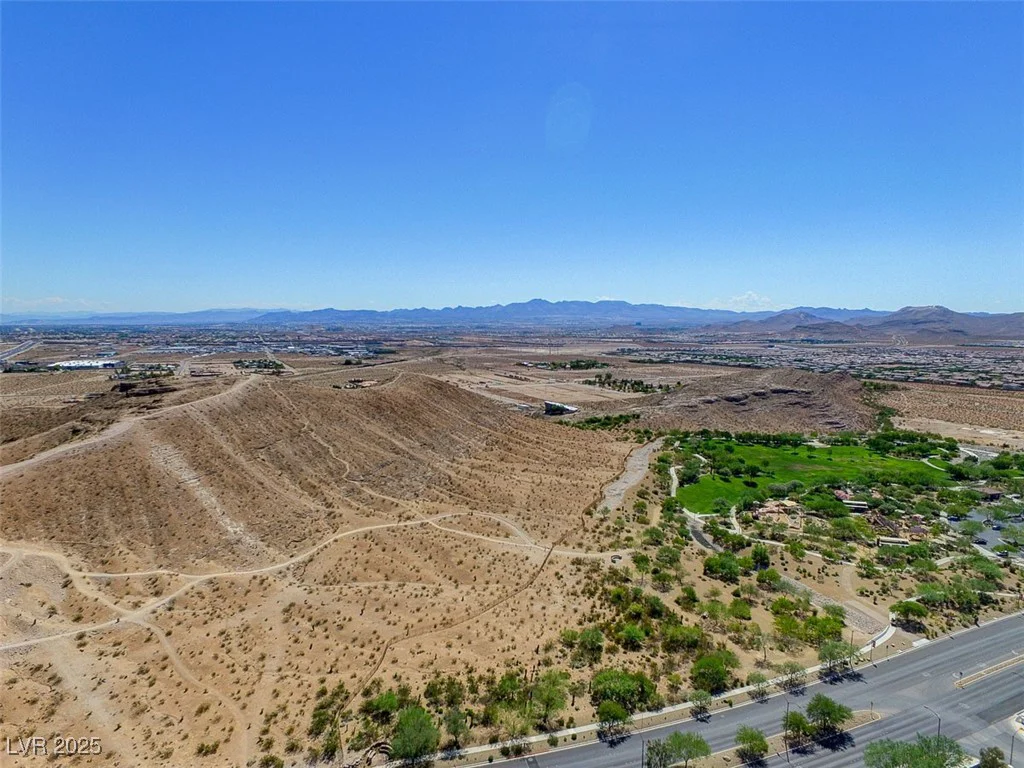 9346 Shawnee Mission, Las Vegas, NV 89178