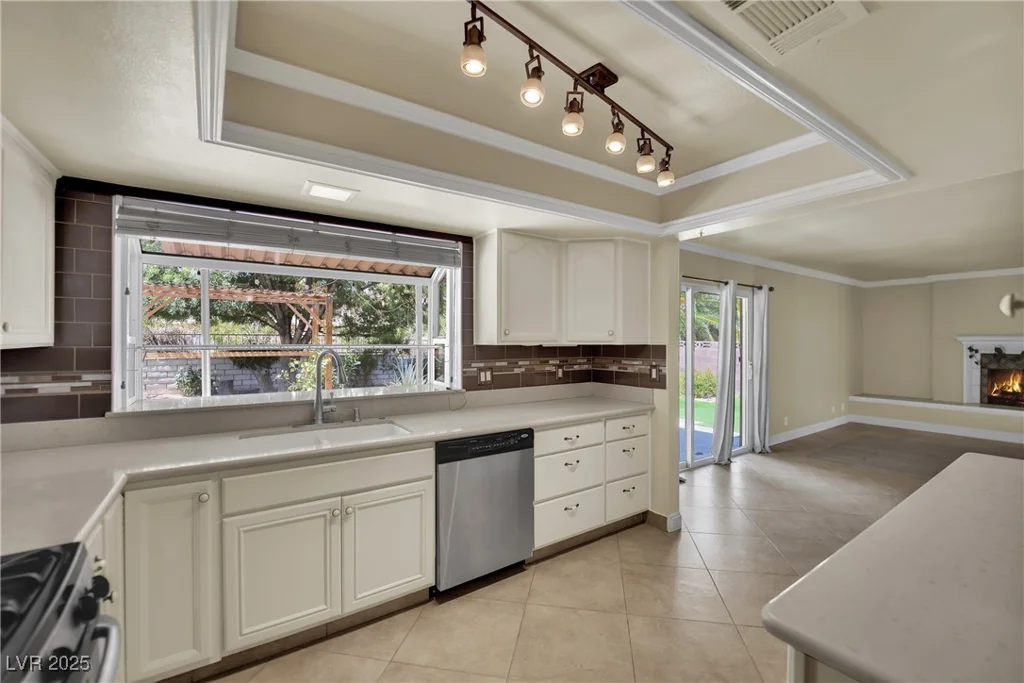 2233 Marlboro, Henderson, NV 89014
