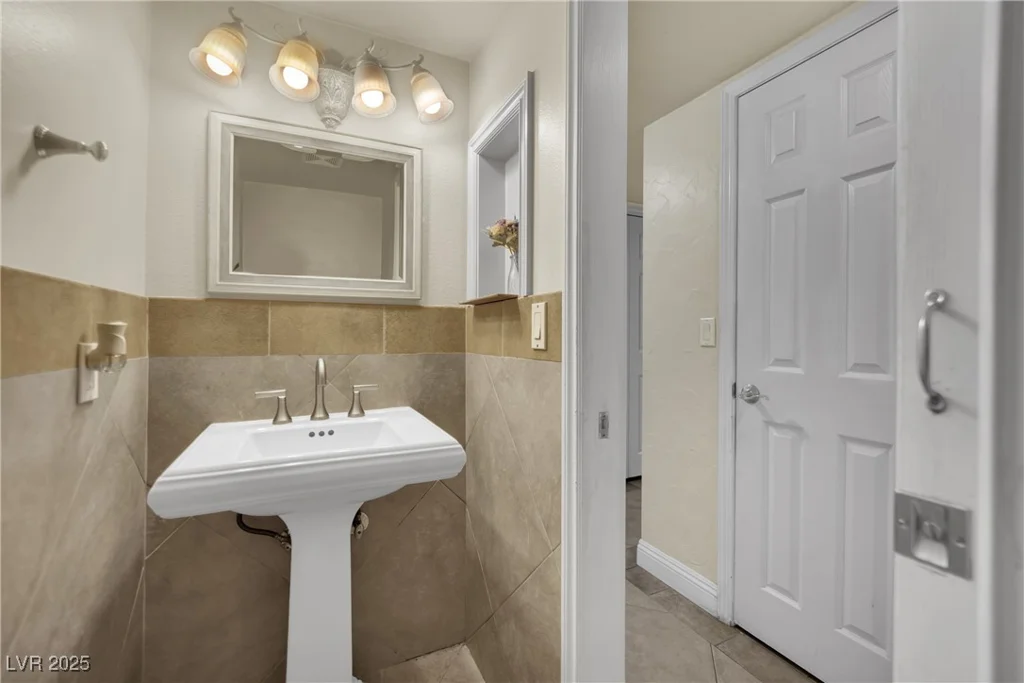 2233 Marlboro, Henderson, NV 89014