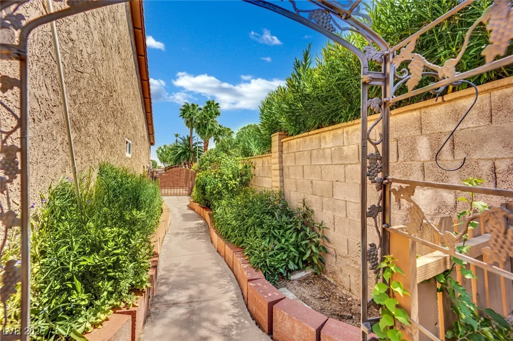 2233 Marlboro, Henderson, NV 89014