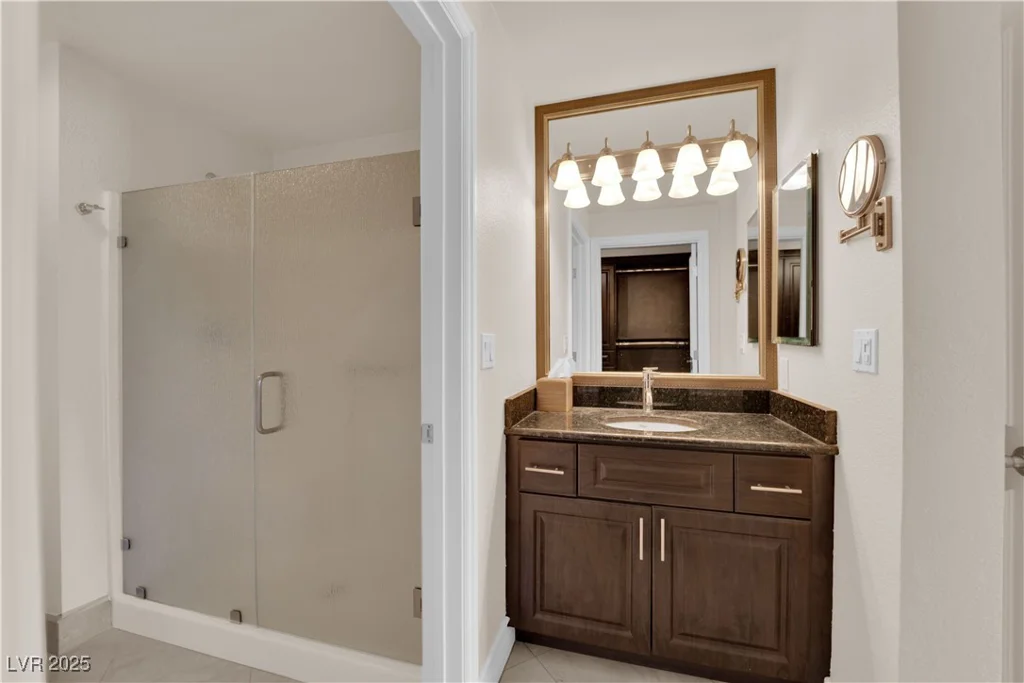 230 Flamingo, Las Vegas, NV 89169