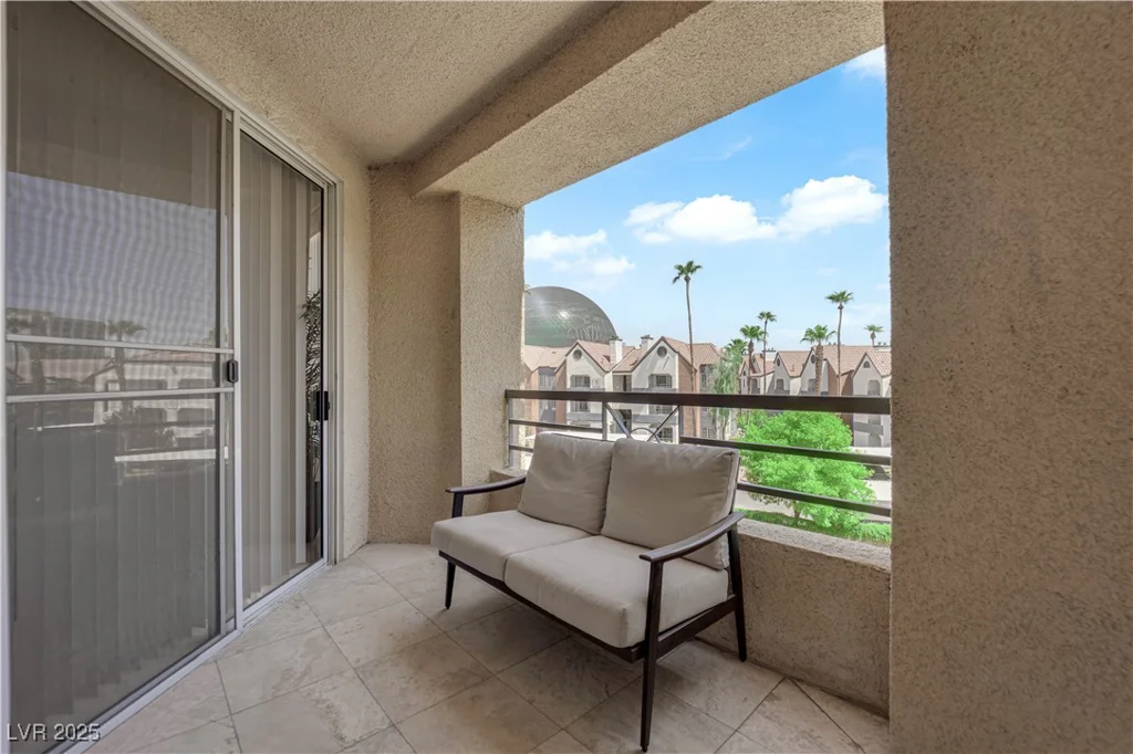 230 Flamingo, Las Vegas, NV 89169