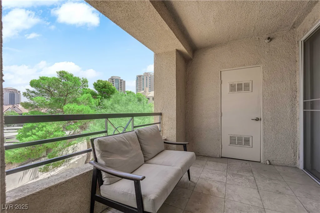 230 Flamingo, Las Vegas, NV 89169