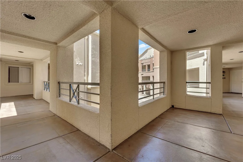 230 Flamingo, Las Vegas, NV 89169