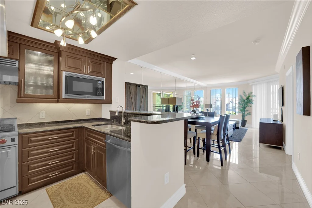 230 Flamingo, Las Vegas, NV 89169