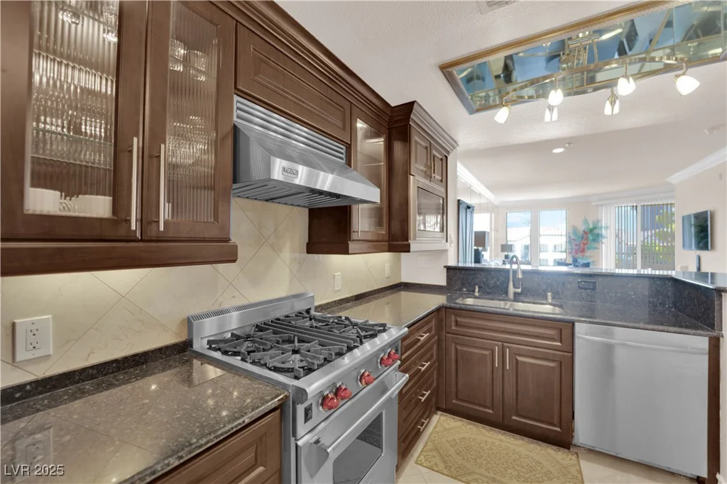 230 Flamingo, Las Vegas, NV 89169