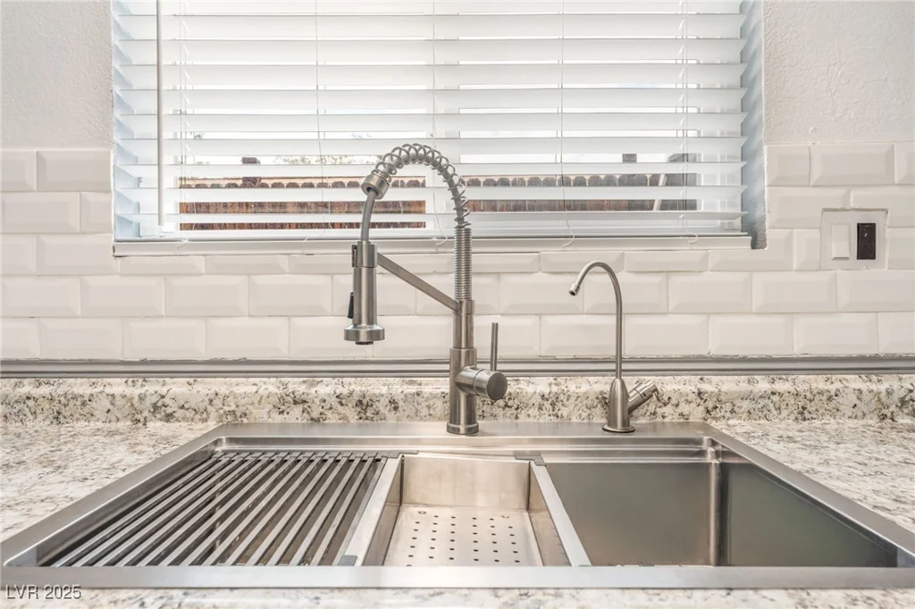 4404 Edward, Las Vegas, NV 89108