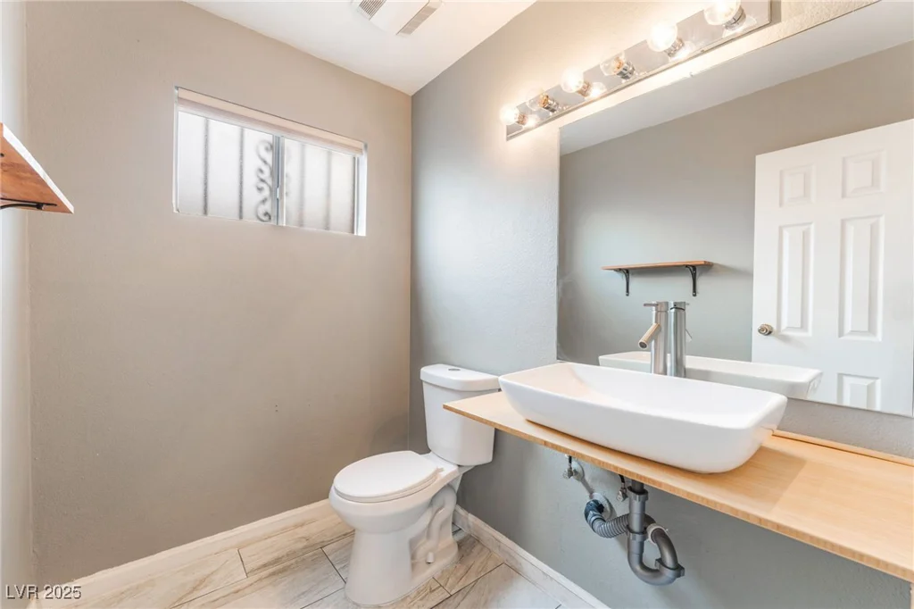 4404 Edward, Las Vegas, NV 89108