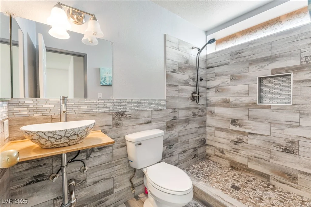 4404 Edward, Las Vegas, NV 89108