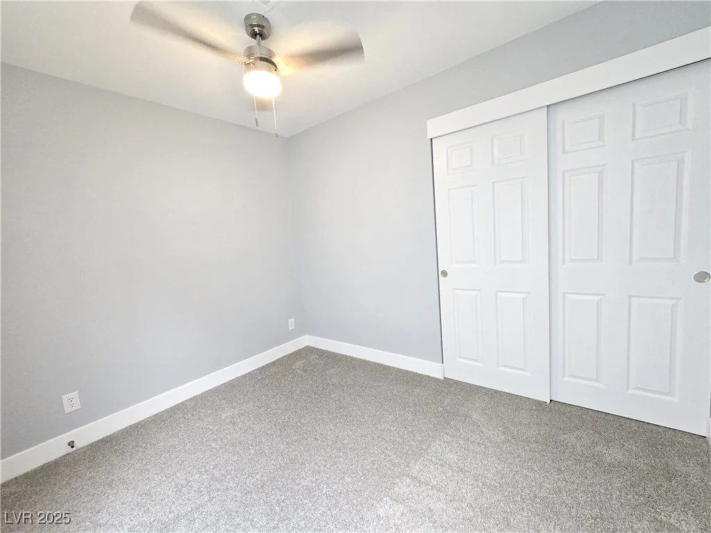 1327 Ebbetts, Las Vegas, NV 89110