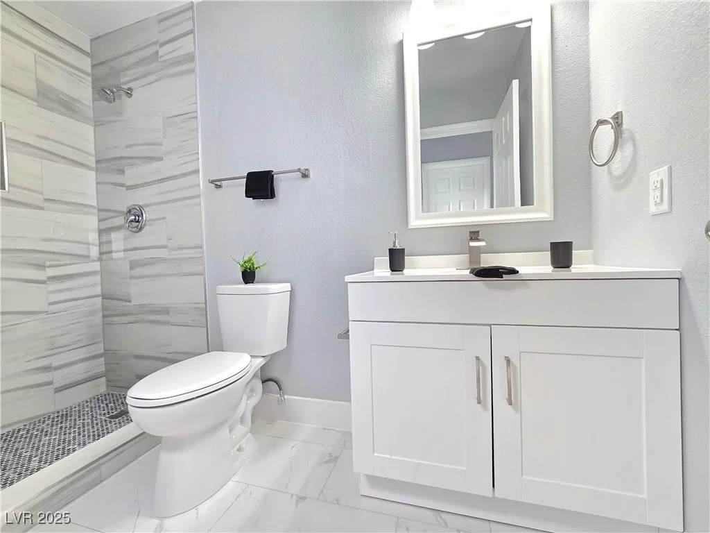 1327 Ebbetts, Las Vegas, NV 89110