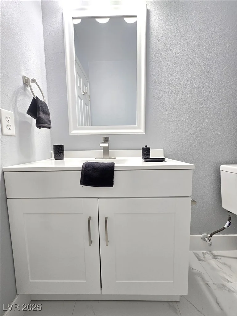 1327 Ebbetts, Las Vegas, NV 89110