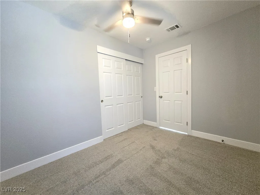 1327 Ebbetts, Las Vegas, NV 89110