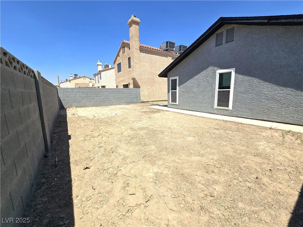 1327 Ebbetts, Las Vegas, NV 89110