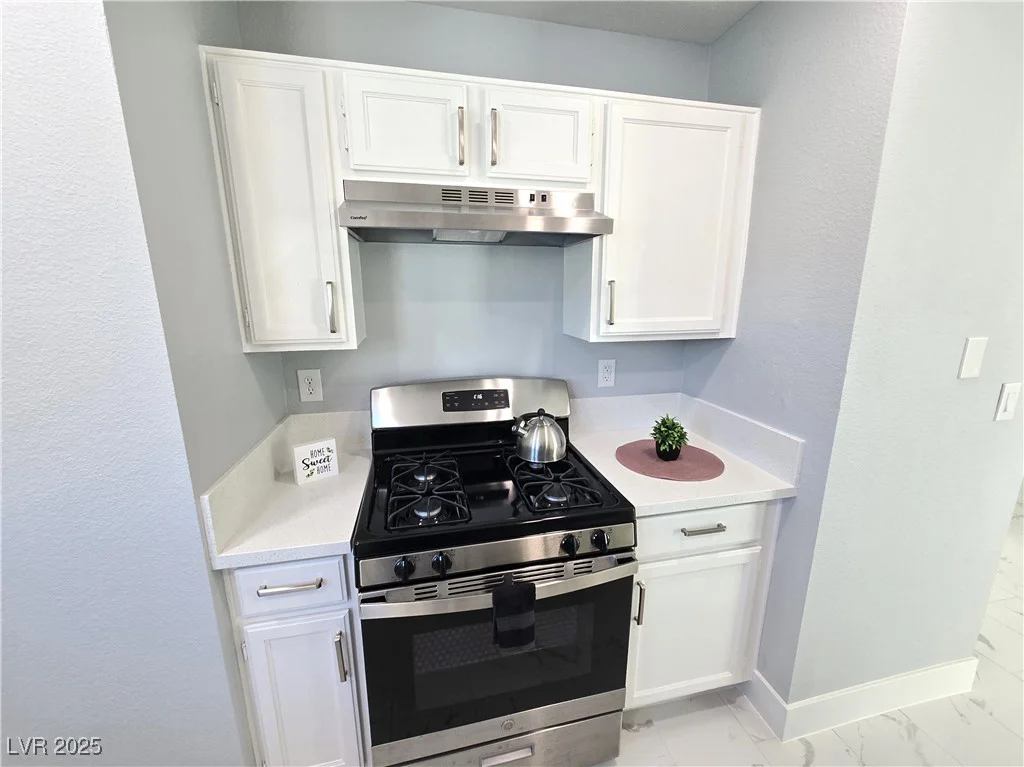 1327 Ebbetts, Las Vegas, NV 89110