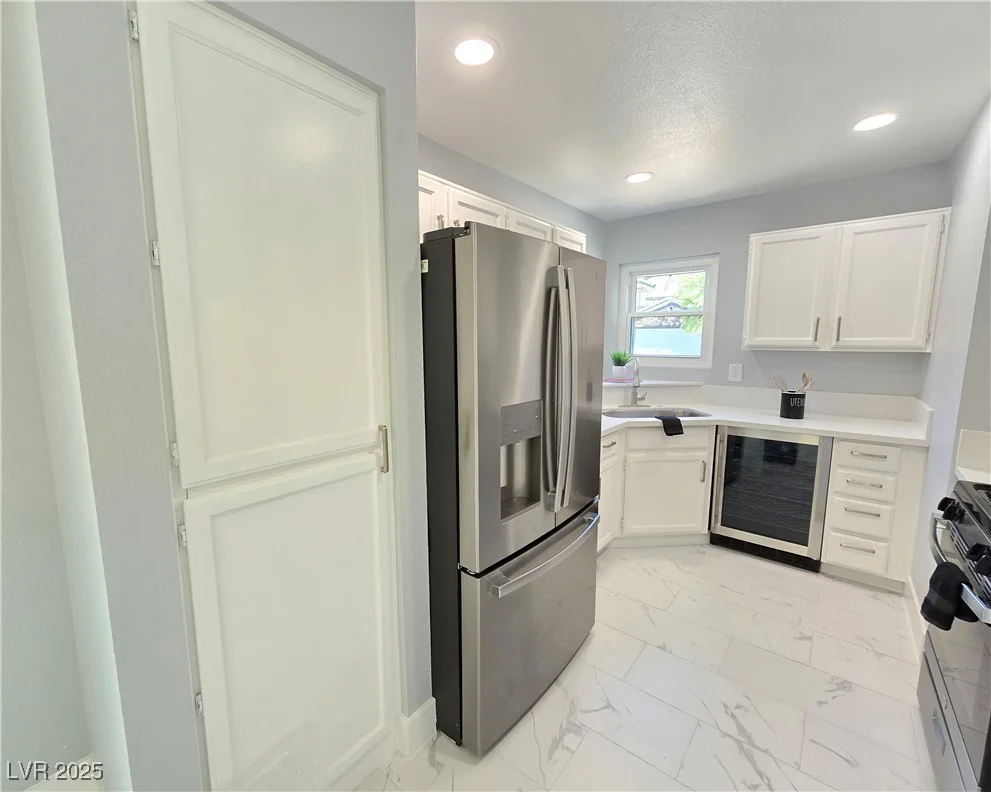 1327 Ebbetts, Las Vegas, NV 89110