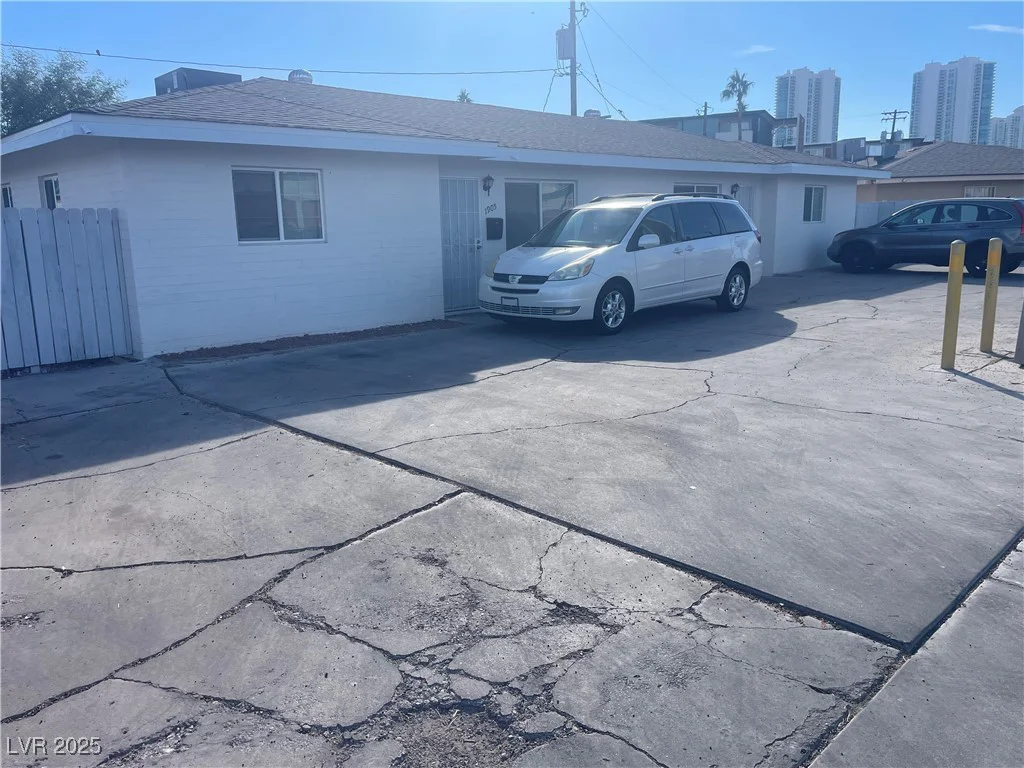 1905 Weldon, Las Vegas, NV 89104