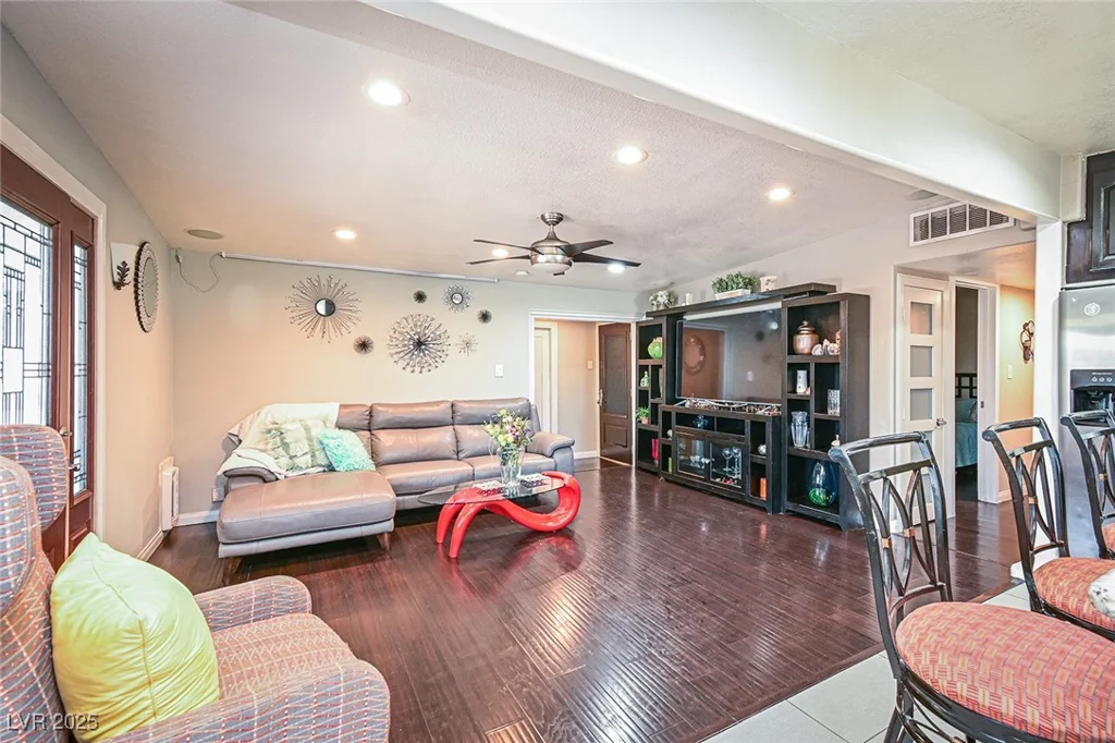 2824 El Toreador, Las Vegas, NV 89169