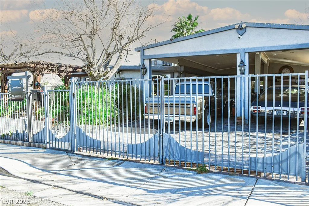 2824 El Toreador, Las Vegas, NV 89169