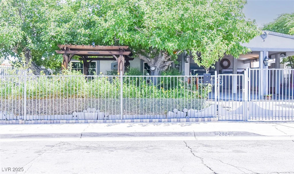 2824 El Toreador, Las Vegas, NV 89169