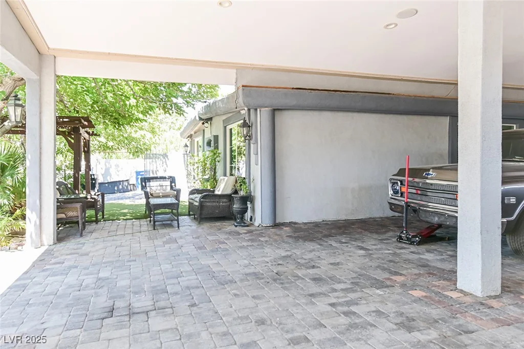 2824 El Toreador, Las Vegas, NV 89169