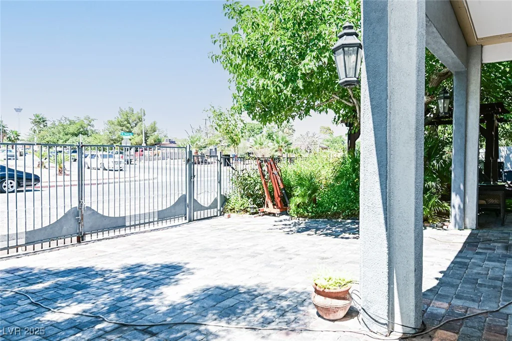 2824 El Toreador, Las Vegas, NV 89169