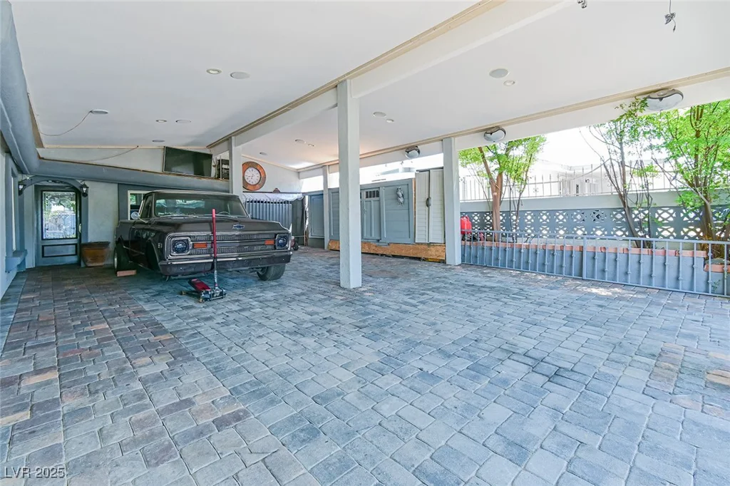 2824 El Toreador, Las Vegas, NV 89169