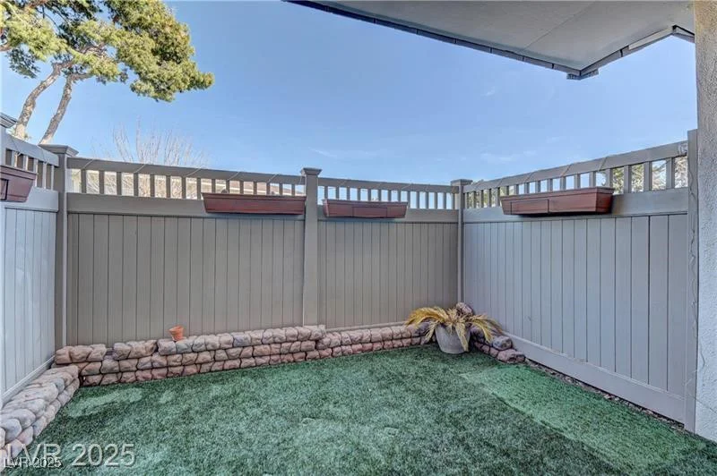 2843 Geary, Las Vegas, NV 89109