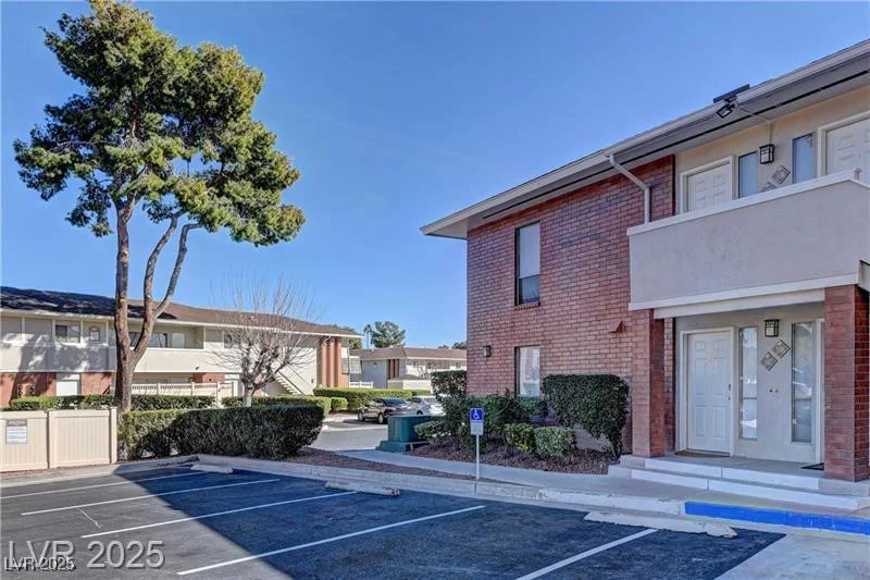 2843 Geary, Las Vegas, NV 89109